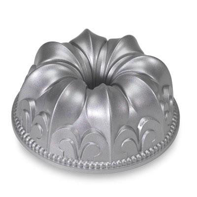 Nw Fleur De Lis Bundt Pan